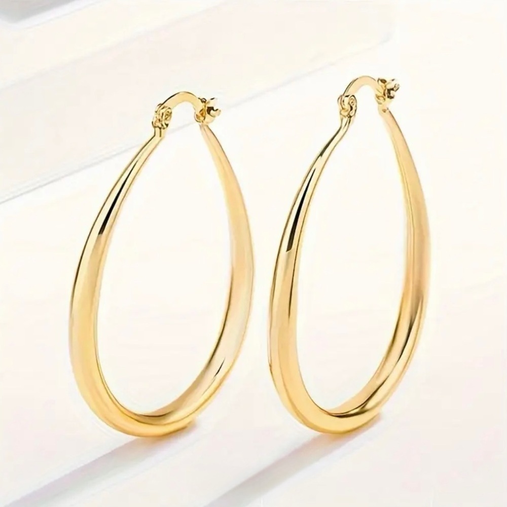 Gold Teardrop Earrings